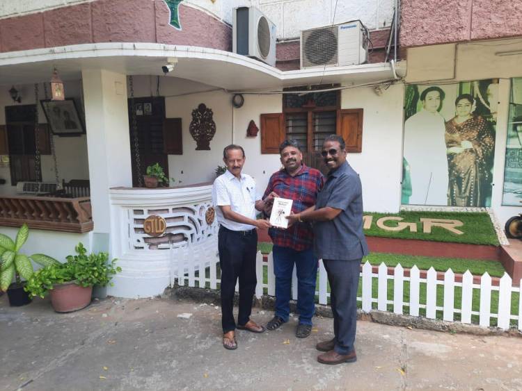 Director Seenu Ramasamy’s Book Cinemavin Aanma (Siraargal Cinema Rasanai Kalvi) Released at MGR’s Ramapuram Residence in Chennai