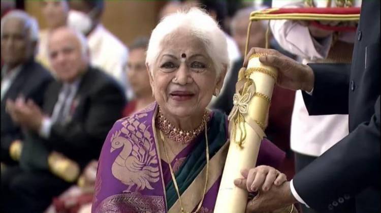 Tribute to Late Sowcar Janaki Madam..