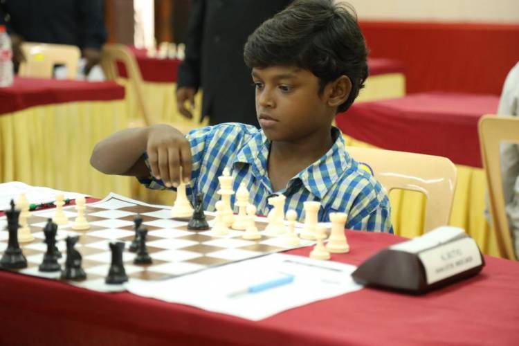 ‘தி கிராண்ட் மாஸ்டர்’… கவனம் ஈர்க்கும் ஃபர்ஸ்ட் லுக் வெளியீடு!